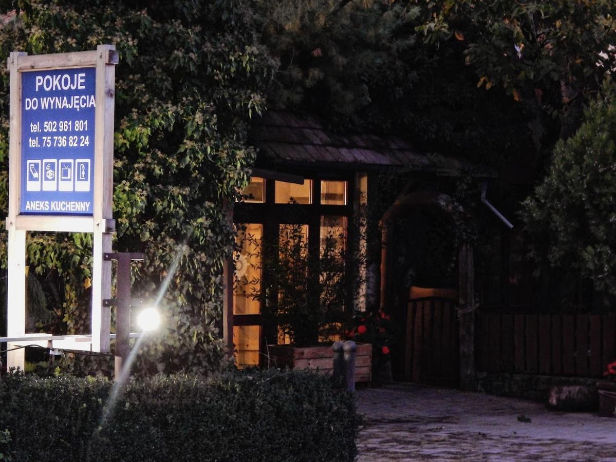 Pokoje Do Wynajecia Nowogrodziec ภายนอก รูปภาพ